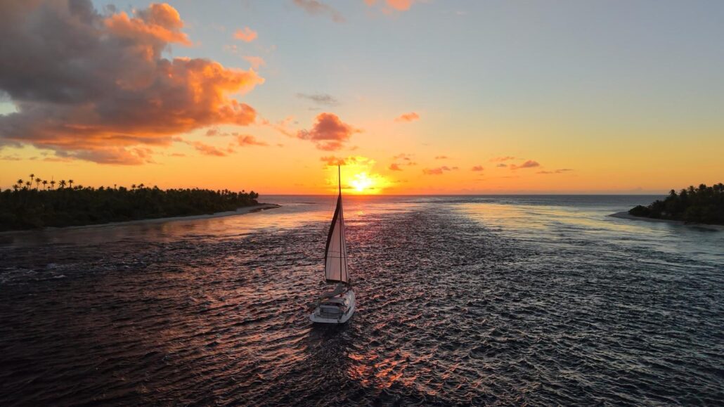 Croisière à la voile à Apataki avec La vie en bleu sailing